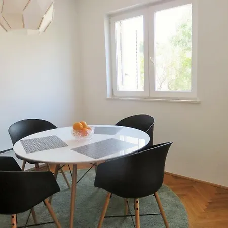King Arthurs Apartman